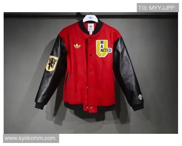 定制足球明星卫衣独特设计，展现个人风格与热爱球迷文化