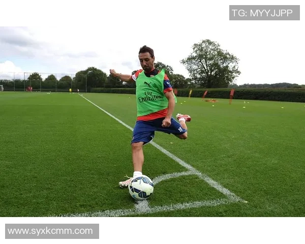 左脚挥舞足球梦想踢出无限可能,球场英姿尽显英雄本色 左脚挥舞足球梦想踢出无限可能,球场英姿尽显英雄本色